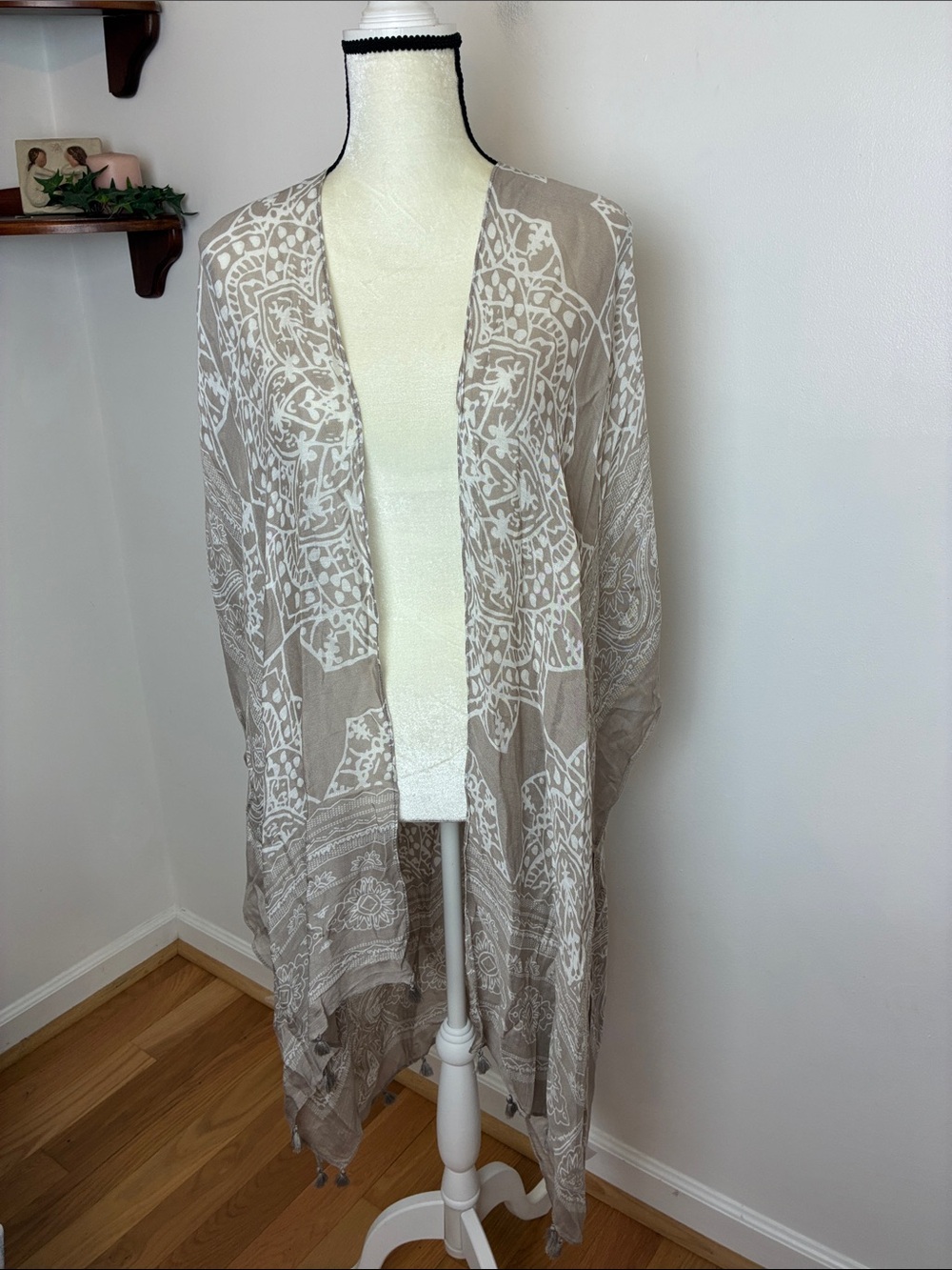 Women’s Breezy Lane Light Taupe & White Patterned Kimono-Style Coverup Size O/S